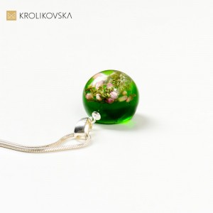 Oryginalny prezent, naszyjnik damski zielony. Oryginalny prezent, naszyjnik damski zielony.