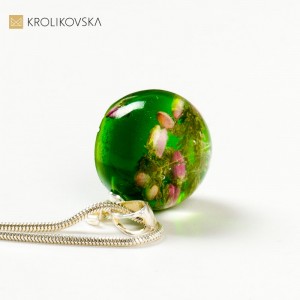 Oryginalny prezent, naszyjnik damski zielony. Oryginalny prezent, naszyjnik damski zielony.