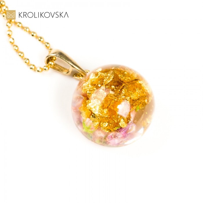 Symboliczny prezent dla koleżanki, naszyjnik.