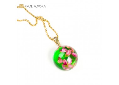 Kwiatowy Urok: Naszyjnik Z Drobinką Luksusu na 40. Urodziny.