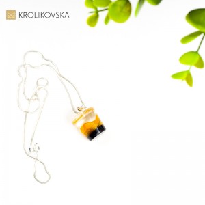 Prezent na Walentynki z płatkiem żółtej róży.