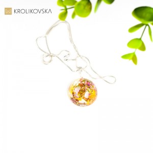 Modny naszyjnik damski w prezencie rocznicowym. Modny naszyjnik damski w prezencie rocznicowym.