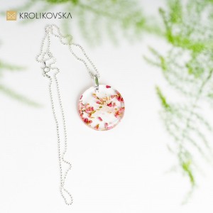 Gustowny upominek naszyjnik dla żony.