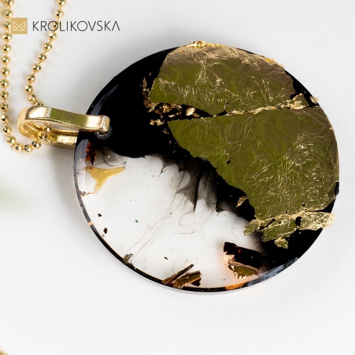 Naszyjnik Ekskluzywny: Czar Czterdziestki.