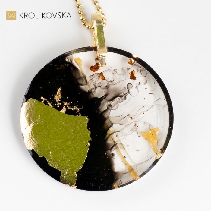 Naszyjnik Nocturne: Czarne Piękno na Czterdziestkę.