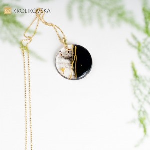 Naszyjnik Nocturne: Czarne Piękno na Czterdziestkę.