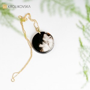 Naszyjnik upominek, 40 Odcieni Elegancji: Czarny Naszyjnik. Naszyjnik upominek, 40 Odcieni Elegancji: Czarny Naszyjnik.