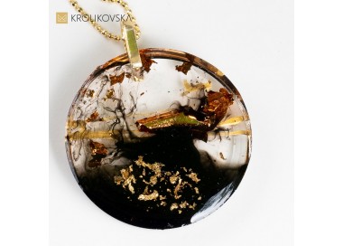 Naszyjnik upominek, Czar Czarności: Luksusowy Prezent dla Niej.