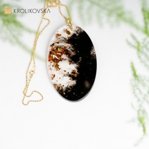 Wyjątkowy artystyczny owalny naszyjnik, upominek. Wyjątkowy artystyczny owalny naszyjnik, upominek.