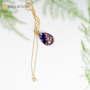 Kwiatowy Naszyjnik na 40 Urodziny: Subtelny Akcent dla Jubilatki. Kwiatowy Naszyjnik na 40 Urodziny: Subtelny Akcent dla Jubilatki.