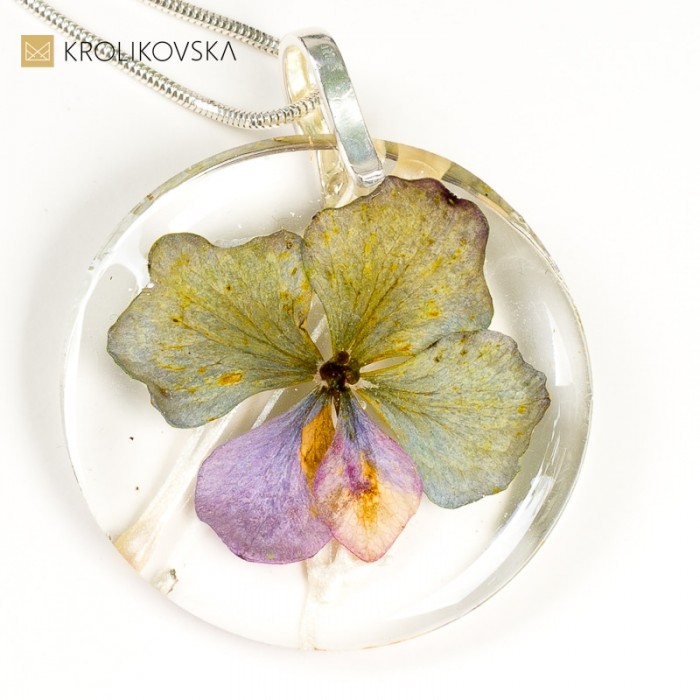 Prawdziwe Kwiaty, Wyjątkowy Styl: Naszyjnik, który Cię Zaczaruje.