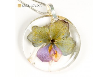 Prawdziwe Kwiaty, Wyjątkowy Styl: Naszyjnik, który Cię Zaczaruje.