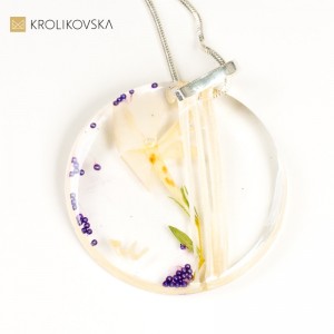 Srebrna Symfonia: Unikatowy Naszyjnik Srebrną Ozdobą.