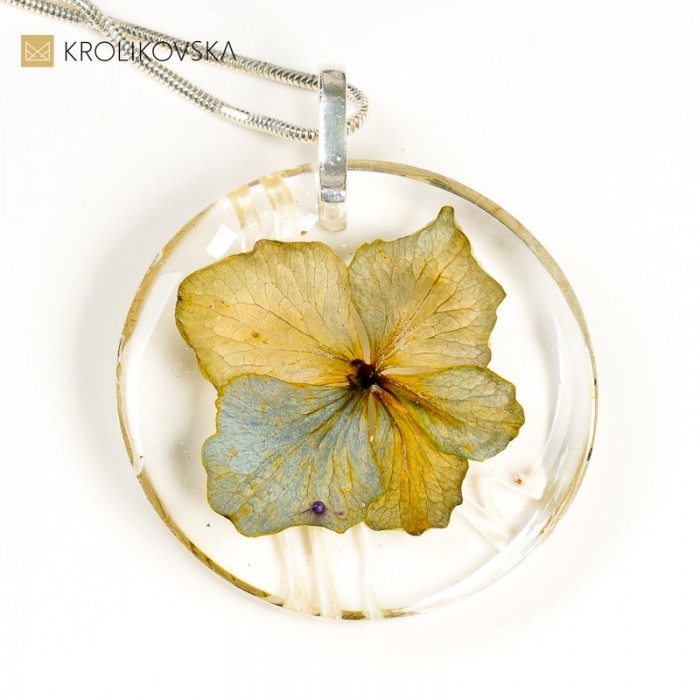 Kwiecista Harmonia - Naszyjnik z wyjątkowymi kwiatowymi wzorami.