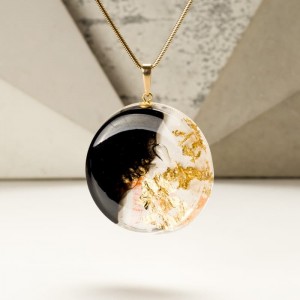 Współczesna biżuteria artystyczna, naszyjnik grafika.