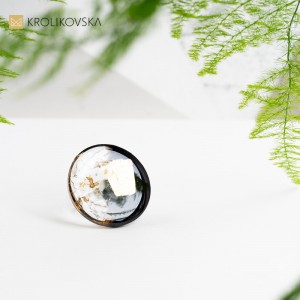 Elegancka Prostota - Pierścionek jako Idealny Prezent.