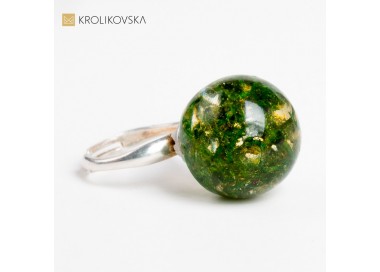 Artystyczna Harmonia - Pierścionek Zestawiony z Kolorowymi Kamieniami jako Prezent.