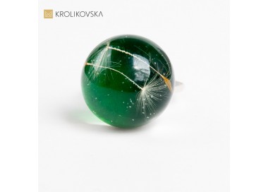 Artystyczny Pierścionek Z Unikalnymi Detalami.