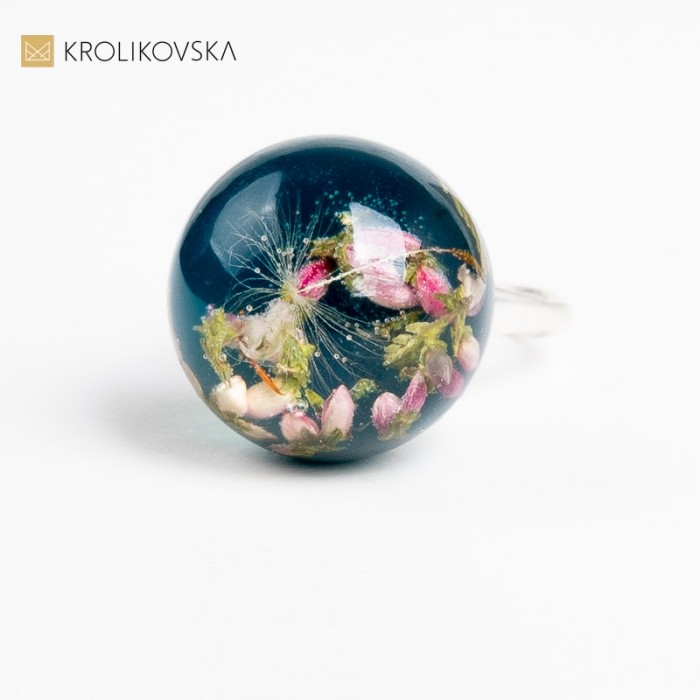 Ekskluzywny Rękodzieło - Artystyczny Pierścionek na Wyjątkową Okazję.