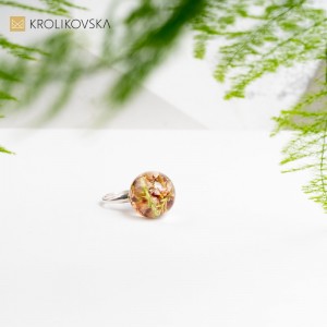 Inspirujące Rękodzieło - Pierścionki Projektowane z Myślą o Wyjątkowych Osobach.