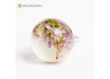 Artystyczne Dzieło - Pierścionek Wyróżniający się Wizją i Rękodziełem.