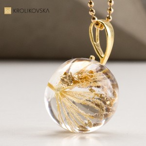 Kwiatowe Klejnoty Natury z kwiatami kopru.