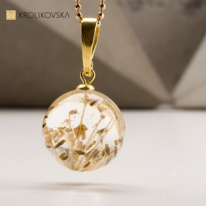 Kwiatowe Klejnoty Natury z kwiatami kopru.