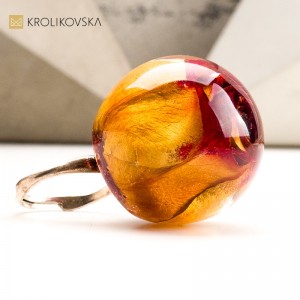 Prezent: Unikatowa Biżuteria z Różą.