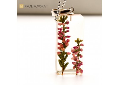 Biżuteria Artystyczna dla Koneserów: Srebro i Styl w Jednym.