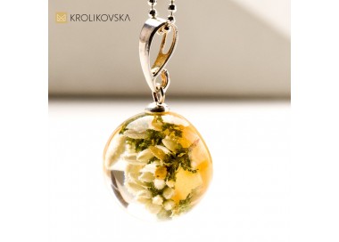 Srebrny Płomień: Biżuteria Artystyczna z Nutą Elegancji.