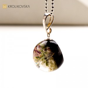 Ponadczasowa Elegancja - Wisiorek Artystyczny.