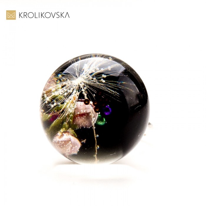 Ekskluzywna Kreacja - Pierścionek Artystyczny Wyróżniający Się w Prezencie.
