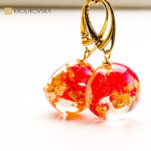 Ponadczasowa elegancja w biżuterii artystycznej- złoto i róża.