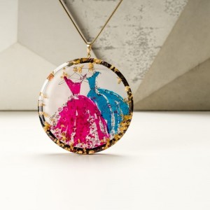 Naszyjnik z grawerem artystyczny ręcznie wykonany różowo turkusowy