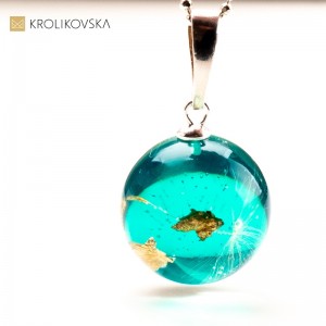 Sztuka w Prezencie- naszyjnik z płatkami złota.