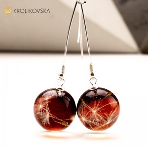 Piękne Kolczyki z Roślinami w Żywicy - Perfekcyjny Prezent.