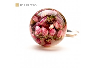 Pierścionek z Zatopionymi Kwiatami w Żywicy - Prezent dla Mamy.