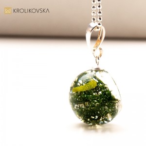 Elegancka Biżuteria z Roślinami w Żywicy - Upominek na Dzień Matki.