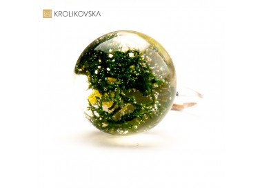 Unikalny Pierścionek z Żywicy i Mchu - Prezent na Dzień Mamy