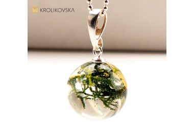 Naszyjnik z Ręcznie Robionymi Kwiatami w Żywicy - Unikalny Prezent.