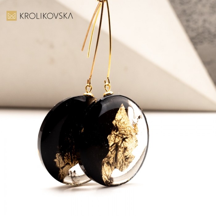 Kolczyki z żywicy z zatopionymi płatkami złota - Stylowy upominek.