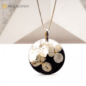 Naszyjnik z Personalizowanym Wisiorkiem: Idealny Prezent na Rocznicę. Naszyjnik z Personalizowanym Wisiorkiem: Idealny Prezent na Rocznicę.