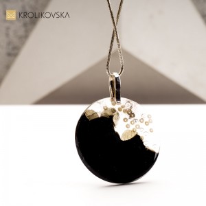 Naszyjnik z Personalizowanym Wisiorkiem: Idealny Prezent na Rocznicę. Naszyjnik z Personalizowanym Wisiorkiem: Idealny Prezent na Rocznicę.