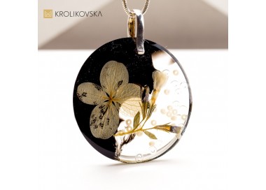 Stylowy Naszyjnik z Kwiatemi: Nowoczesny Upominek