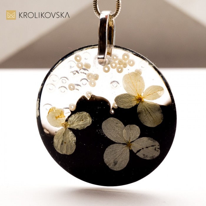 Naszyjnik Krolikovska: Elegancja w Każdym Detalu.