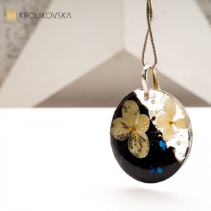 Srebrny Naszyjnik Krolikovska z Delikatnym Motywem: Subtelna Elegancja.1