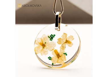 Elegancki Dodatek. Symboliczny prezent.