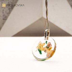 Naszyjnik na Prezent: Wybór Dla Każdej Kobiety.