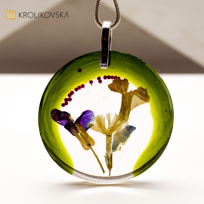 Naszyjnik na Prezent: Wybór Dla Miłośniczki Biżuterii.