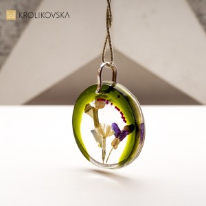 Naszyjnik na Prezent: Wybór Dla Miłośniczki Biżuterii.